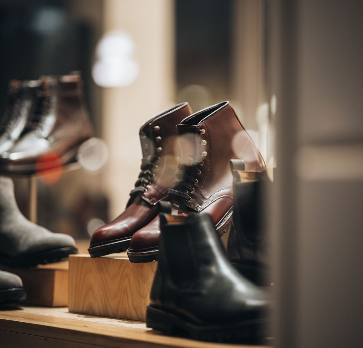 Botas y calzado de temporada en Calzados El Paso